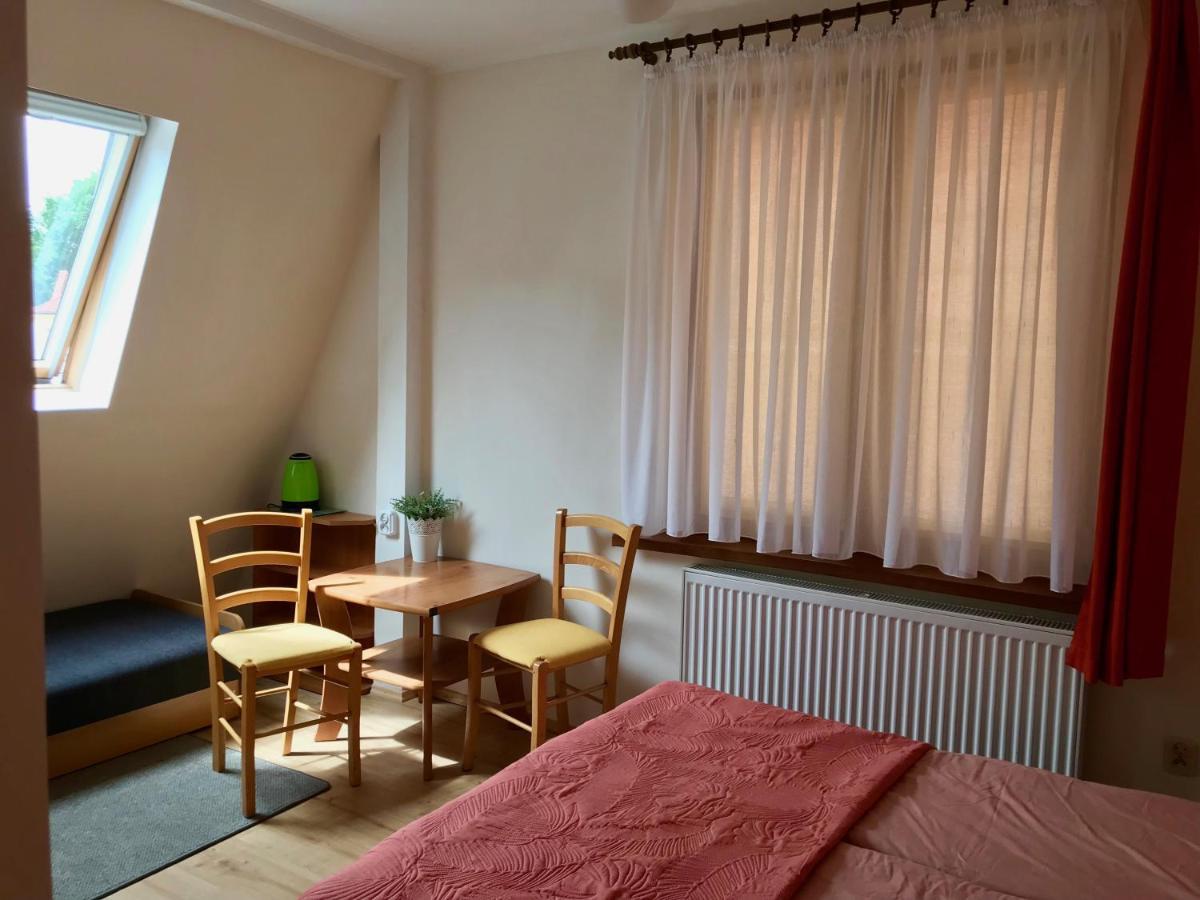Jola Pokoje Goscinne Rewal Exterior foto